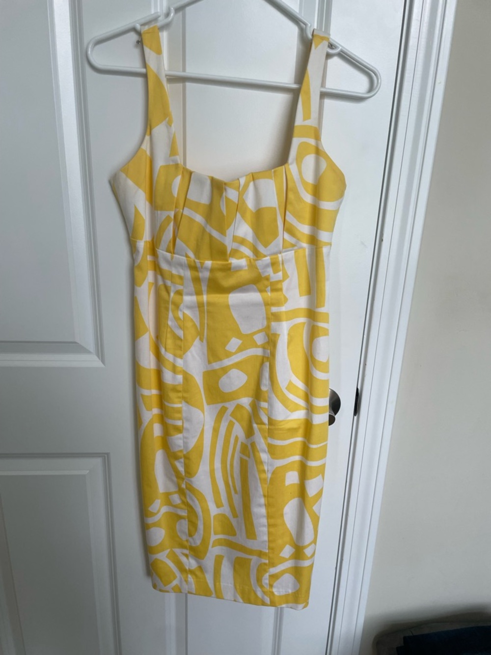 Calvin Klein yellow and white chic summer dress